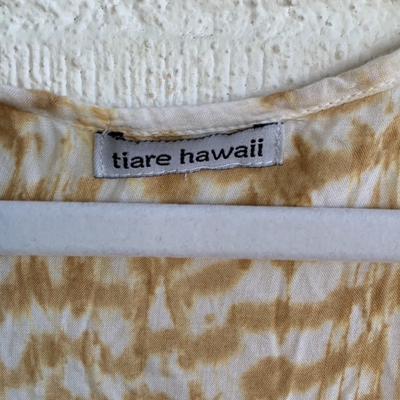 Tiare Hawaii Gold White Romper Tie Dye Flowy V neck Dress size One Size - Picture 3 of 7